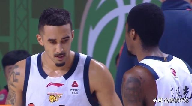 开云体育-CBA最新排名：上海爆冷丢榜首 广东双杀南京 辽宁完败青岛引关注